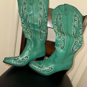 Green Western Embroidered Women's Boots